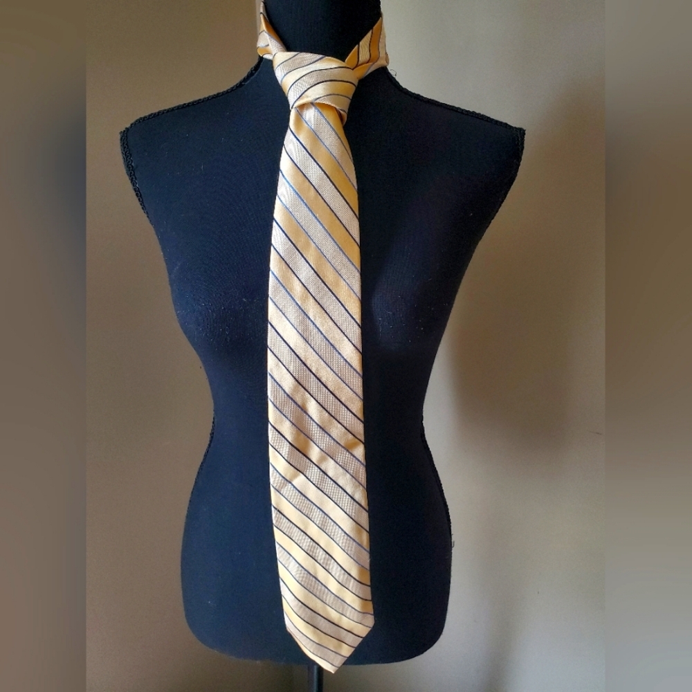 Michael Michael Kors Elegant Striped Yellow and Blue Tie